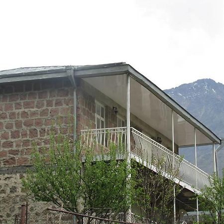 Red Stone Guest House Kazbegi Oda fotoğraf