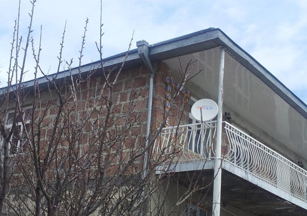 Red Stone Guest House Kazbegi Dış mekan fotoğraf