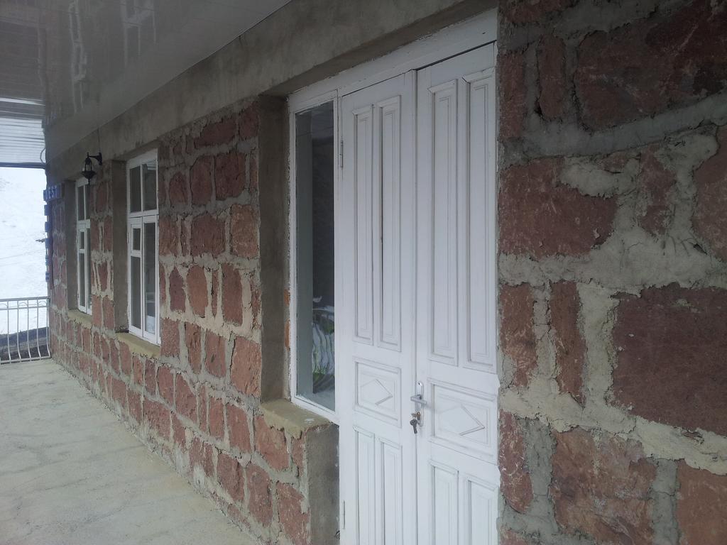 Red Stone Guest House Kazbegi Oda fotoğraf