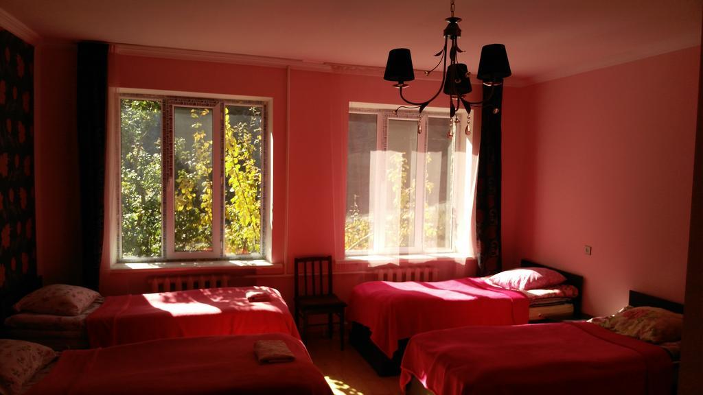 Red Stone Guest House Kazbegi Dış mekan fotoğraf