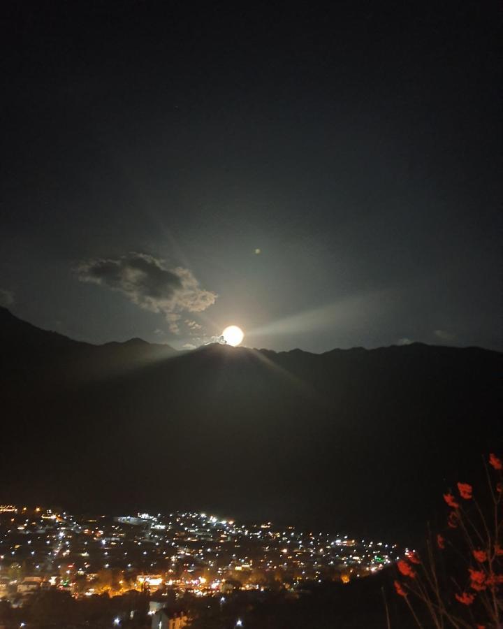 Red Stone Guest House Kazbegi Dış mekan fotoğraf